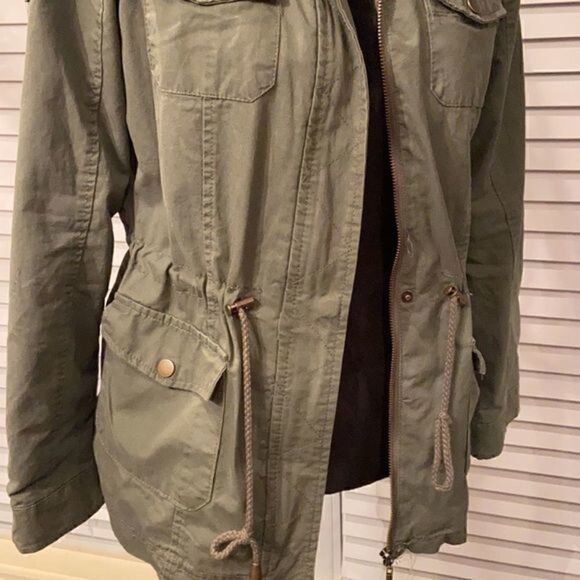 ARMY green jacket with hood - Picture 3 of 7